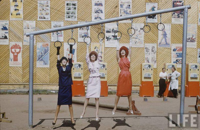 Модели дома Диор в Москве 1959 года, фото журнала LIFE