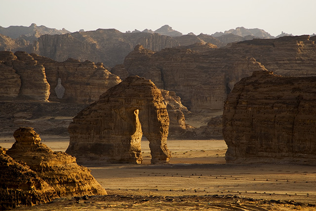 Elephant Rock in desert near Al Ula oasis / photo: Getty Images
