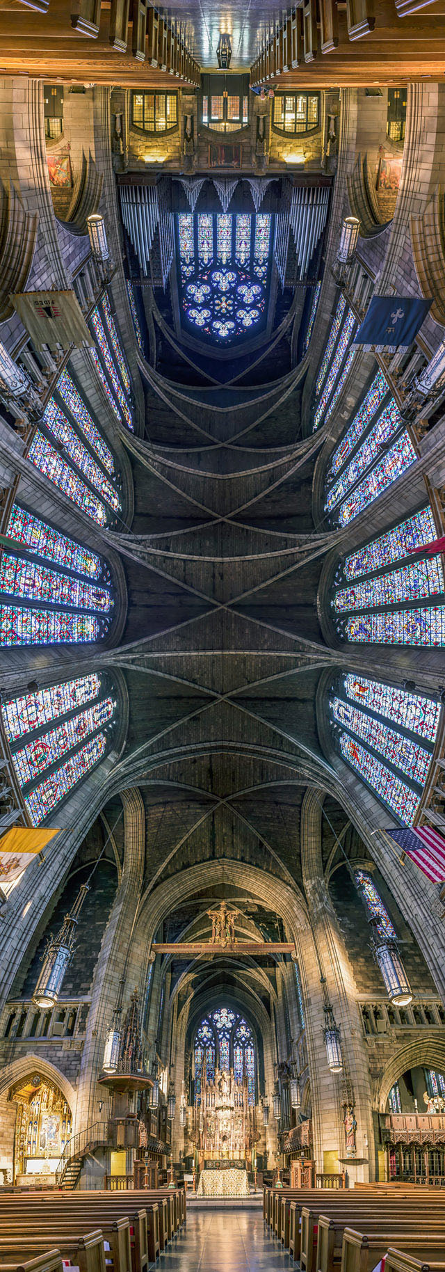 вертикальная панорама церкви