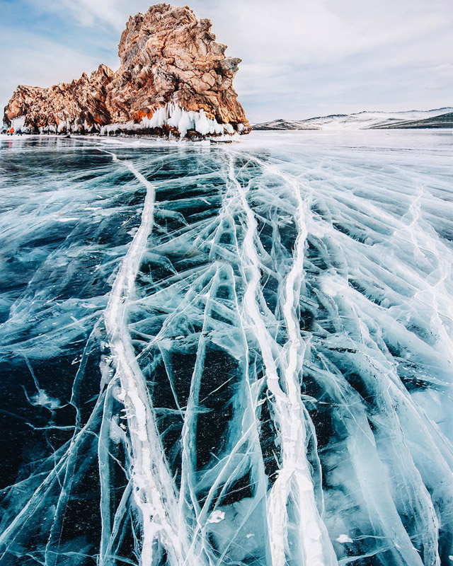 Замерзший Байкал. Фото Кристины Макеевой.