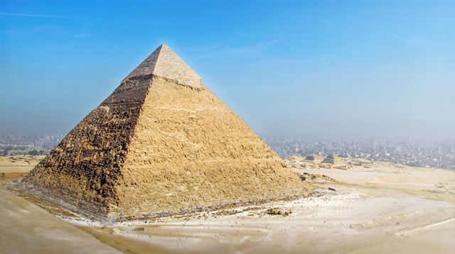 Пирамида в Гизе (современный вид)