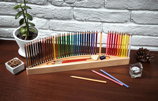 Деревянные подставки для карандашей и шариковых ручек с фирменным логотипом