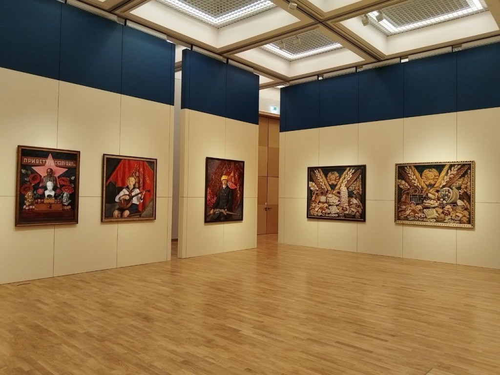 10-Фрагмент экспзиции Ильи Машкова в ГТГ