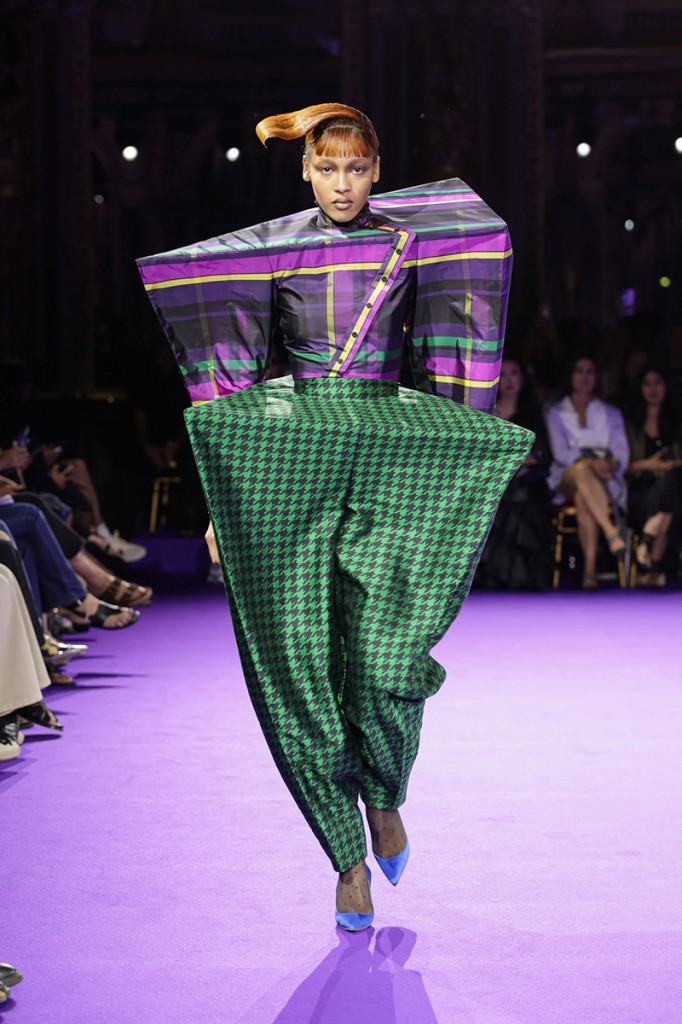 Viktor & Rolf 2024-17