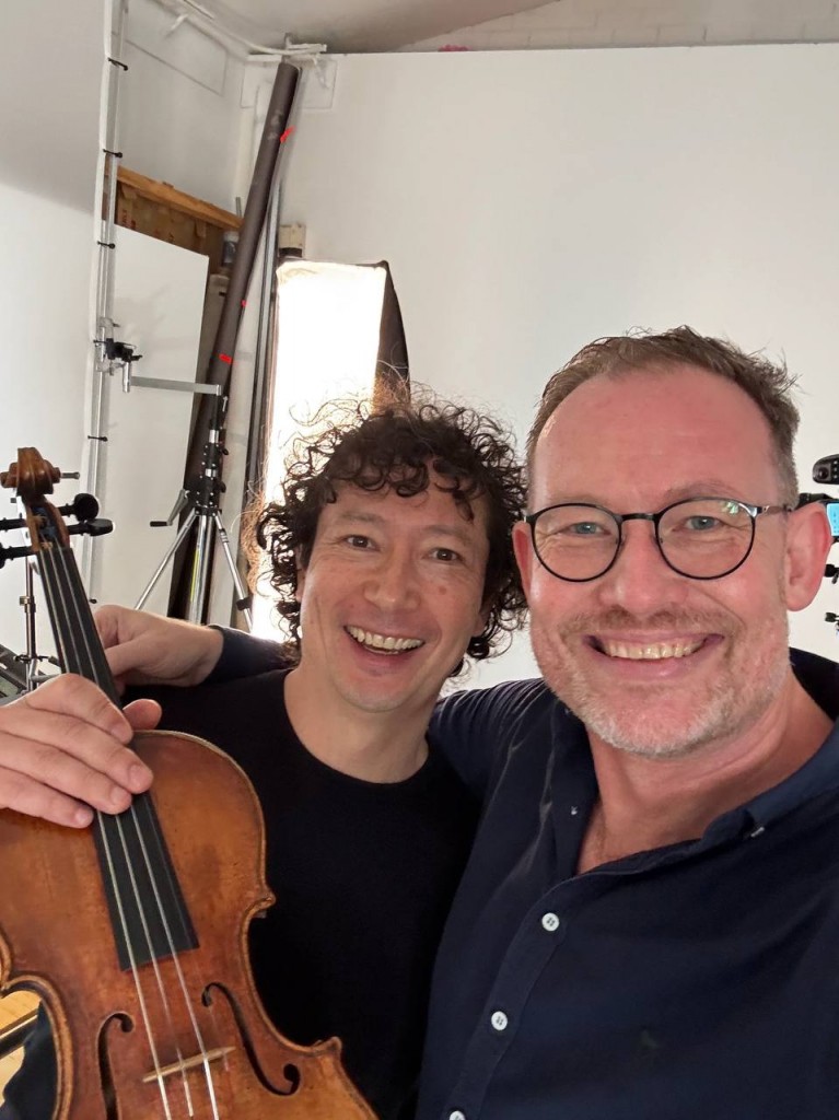 Скрипка Страдивари изнутри-01