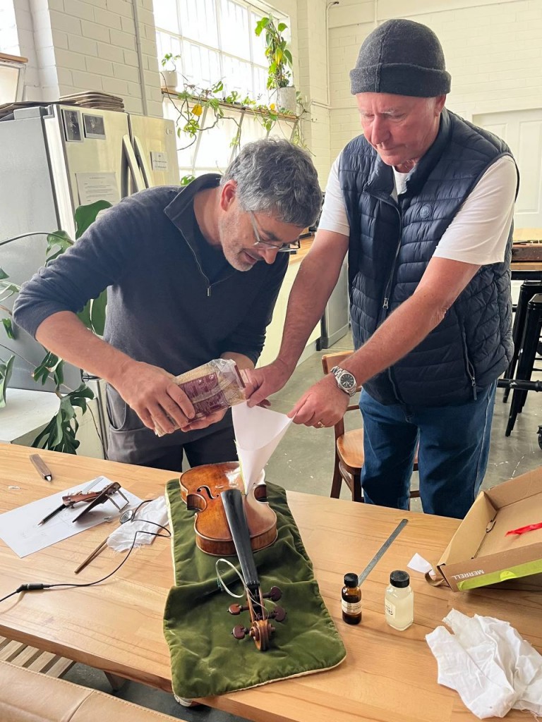 Скрипка Страдивари изнутри-02