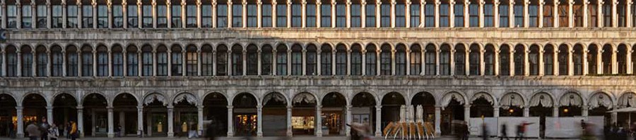 Старые прокурации на площади Сан-Марко в Венеции. Фото_Mike Merkenschlager